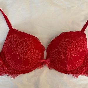 Victoria’s Secret Red Pace Push Up Bra 32D